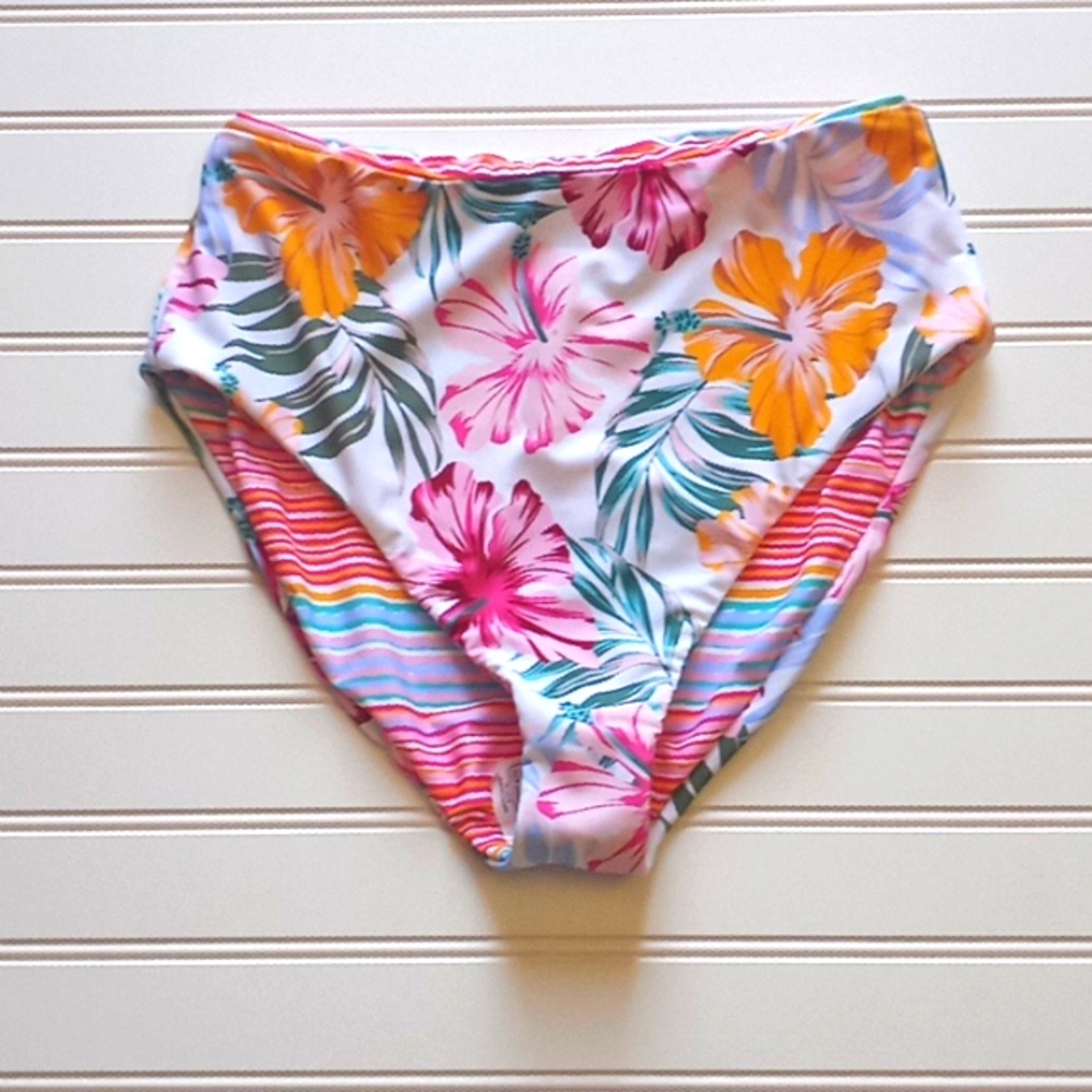 Endless Waves Reversible High Waisted 👙 Bottom